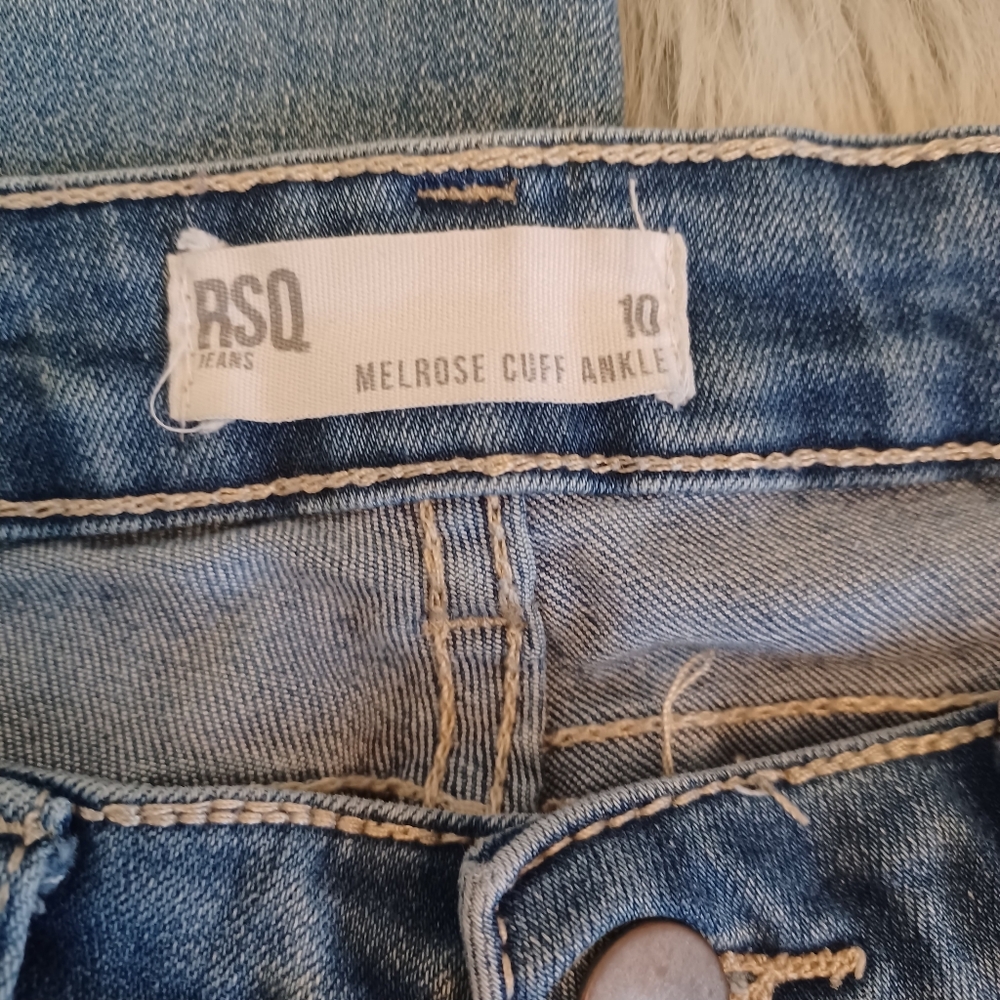 RSQ Blue Denim Melrose Cuff Ankle Jeans Size 10 - Picture 4 of 7